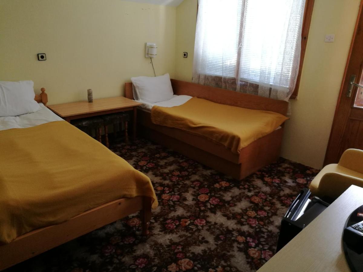 Самостоятелни Стаи В Къща За Гости Балкан Ribarica Esterno foto